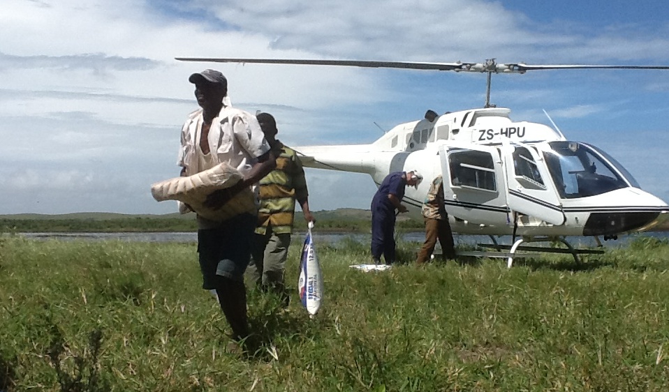 Delivering humanitarian aid by helicopter